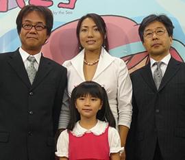 美人歌手・林正子の主題歌もヒット中「崖の上のポニョ」