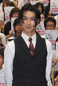 早稲田の学生を前に熱弁「イキガミ」