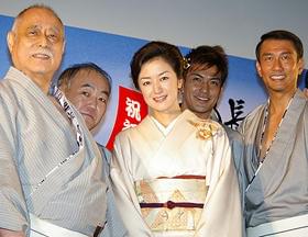 あでやかなお蝶さんの和装姿に目が釘付け「次郎長三国志」