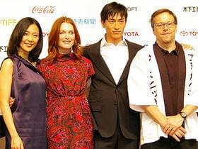 初来日のムーアは佳乃と大の仲良し「ブラインドネス」