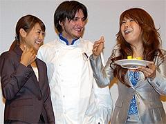 ワサビ入りケーキに思わず素の雄たけび「デュプリシティ スパイは、スパイに嘘をつく」