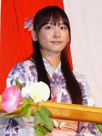 草なぎも思わず「素敵」と語ったガッキーの浴衣姿「BALLAD 名もなき恋のうた」