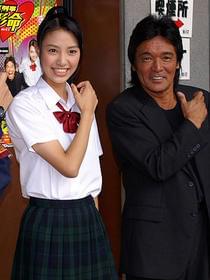 主演ドラマのクランクアップに笑顔「東京少女」