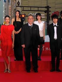 熱愛報道の影響か、松ケン&小雪は接触なし「カムイ外伝」