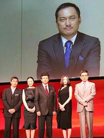 渡辺謙も一緒にフォトセッション「沈まぬ太陽」