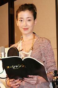 ずらりと勢ぞろいした報道陣に照れ笑い「オーシャンズ」