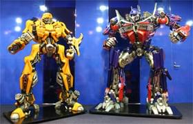 秋葉原にオートボット出動!「トランスフォーマー リベンジ」