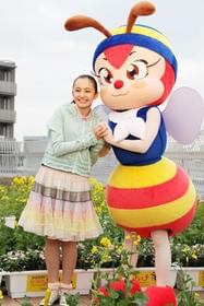 オリジナルよりもつぶらな瞳のハッチとアヤカ「昆虫物語 みなしごハッチ」