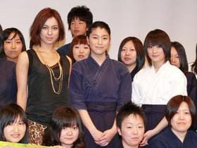 璃子&きい、剣道で対決!「武士道シックスティーン」