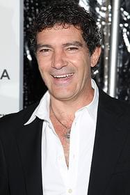 同郷アルモドバル監督作品に「アタメ」
