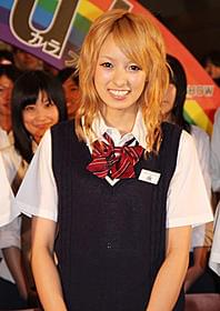 アッキーナ、違和感ありません「カラフル」