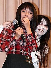 真野は幽霊のサプライズに涙目「怪談新耳袋 怪奇」