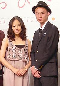 「おひさま」で夫婦となる井上真央と高良健吾「軽蔑」