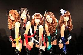 新たに誕生した「仮面ライダーGIRLS」「ブレイド」