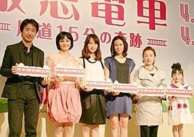 ベテラン女優がズラリ「阪急電車 片道15分の奇跡」