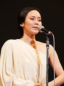 涙ながらにエールをおくる中谷美紀「阪急電車 片道15分の奇跡」