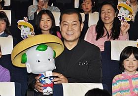 好きな食べ物について子どもから質問され 「おすしですね」と快活に答えた松平健「豆富小僧」