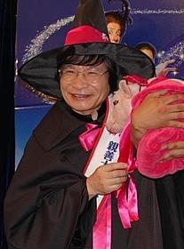 “尾木ママクニー”と子ブタのモモちゃん 「ナニー・マクフィー」最新作を熱烈アピール「ナニー・マクフィーと空飛ぶ子ブタ」