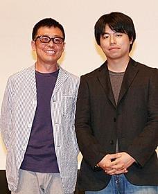 光石研(左)と石井裕也監督「あぜ道のダンディ」