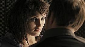 セクシーな視線で誘拐犯を誘惑するアリス「誘拐犯」