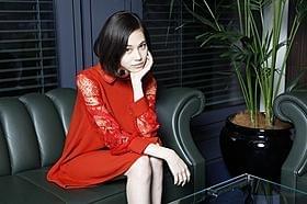 モデル、演技、歌と、可能性を模索中の20歳。「ノルウェイの森」