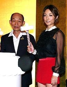 「カンフー・パンダ2」舞台挨拶に登壇した 笹野高史とMEGUMI「カンフー・パンダ2」