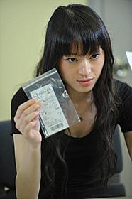 謎の帰国子女・青池里子を演じる栗山千明「劇場版 SPEC 天」