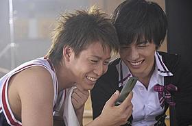鎌苅健太と鈴木勝吾が“女装男子”に!