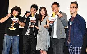 ラーメンをすする男性キャストに木村文乃はニッコリ「極道めし」