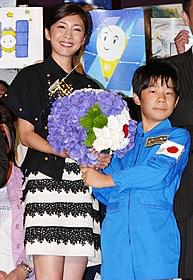 「はやぶさ」公開初日を迎え笑顔の竹内結子「はやぶさ HAYABUSA」