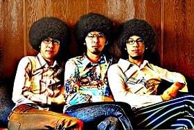 “アフロヘアー卒業”を発表した「鶴」「アフロ田中」