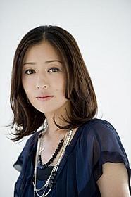 「スマグラー」でゴスロリ女社長を演じる松雪「PARTY7」