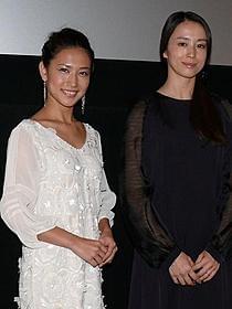 Q&Aに参加した藤真美穂、中村優子「ギリギリの女たち」