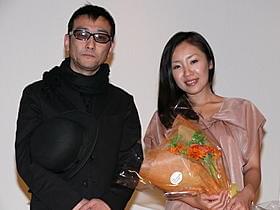 トークショーを行った神楽坂恵と吹越満「恋の罪」
