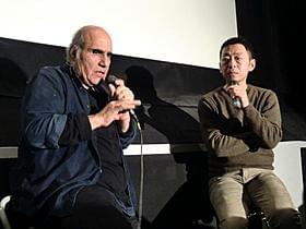 A・ナデリ監督(左)と鈴木卓爾「CUT」