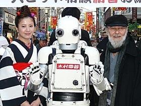 ヒット祈願イベントに出席した五十嵐信次郎と吉高由里子「ロボジー」