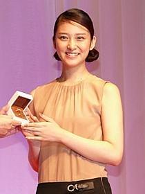 満面の笑みを浮かべる武井咲