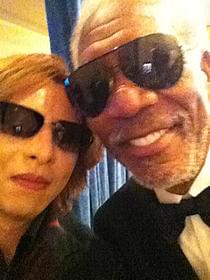 YOSHIKI、モーガン・フリーマンと2ショット!