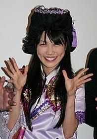 「NINIFUNI」のトークショーに参加した高城れに「NINIFUNI」