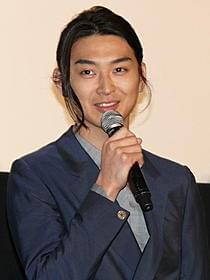 初日挨拶に登壇した松田翔太「アフロ田中」