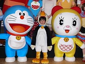 着ぐるみ姿で完成披露試写会に登壇した鈴木福くん「映画ドラえもん のび太と奇跡の島 アニマルアドベンチャー」