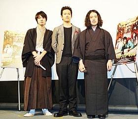 文豪マニアとして知られているピース又吉(右)「ゴーストライターホテル」