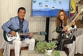 ギター談議に花を咲かせたふたり