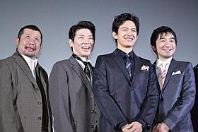 「ゴーストライターホテル」初日挨拶の様子「ゴーストライターホテル」