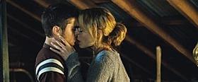 キスシーンに挑んだザック・エフロンとテイラー・シリング「一枚のめぐり逢い」