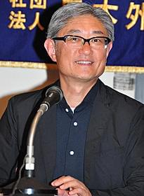 日本外国特派員協会で会見を開いた堤監督「MY HOUSE」