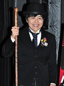 舞台挨拶に立ったバカリズム「バック・トゥ・ザ・フューチャー」