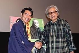 山田洋次監督(右)と柳家花緑