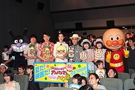 舞台挨拶に立ったやなせたかし氏、木村佳乃ら「それいけ!アンパンマン よみがえれ バナナ島」
