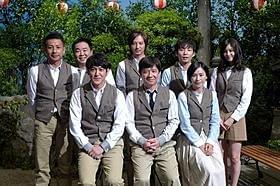 コント番組「LIFE!~人生に捧げるコント~」に出演する 内村光良とキャスト陣